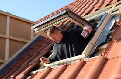 Pose de fenêtres de toit Velux à Villespassans